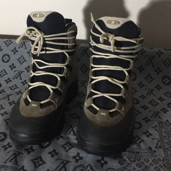 Salomon boots. Men’s 6.5, Women’s 8 - Picture 3 of 8